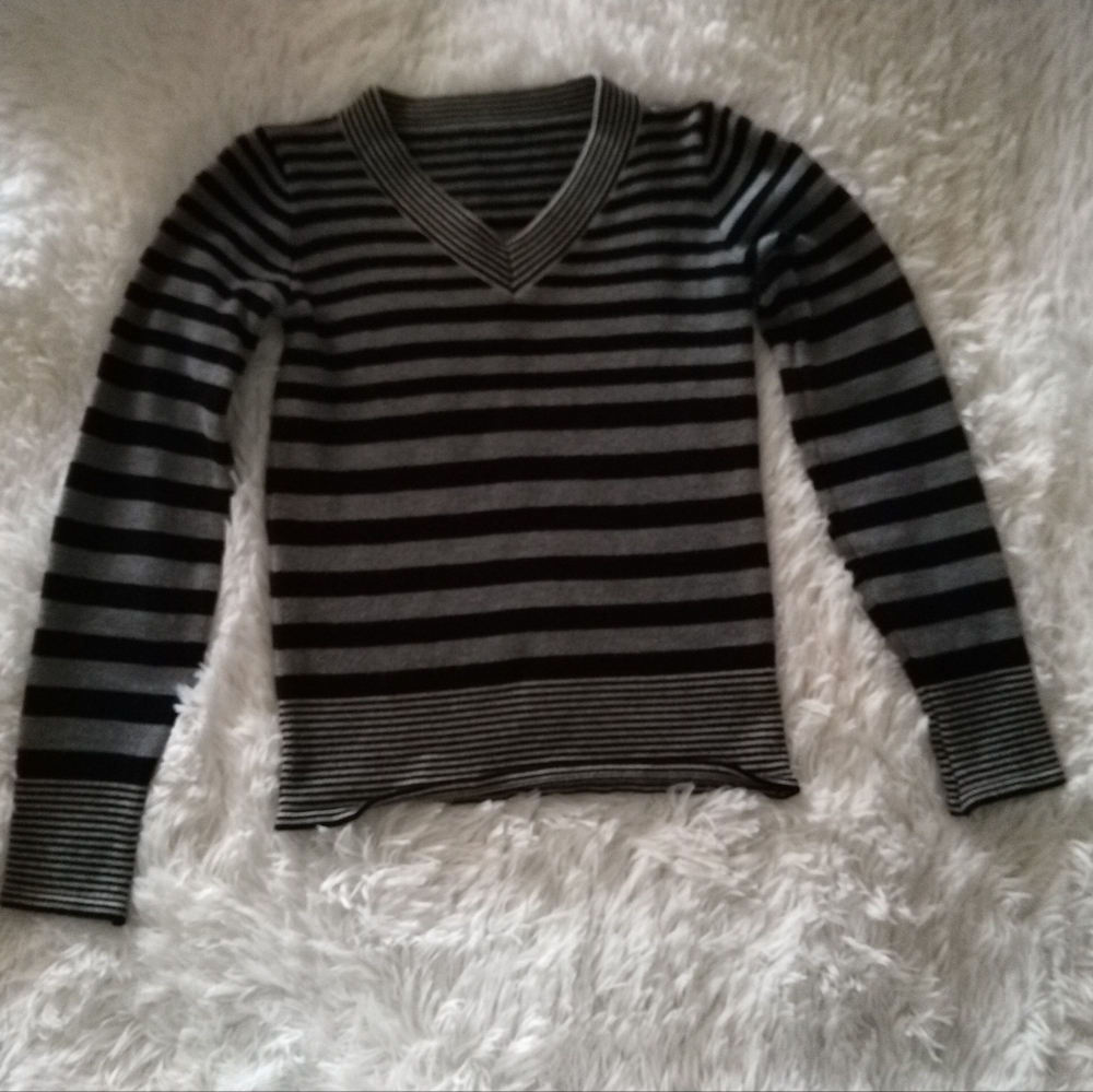 Women's V-Neck Knit Sweater